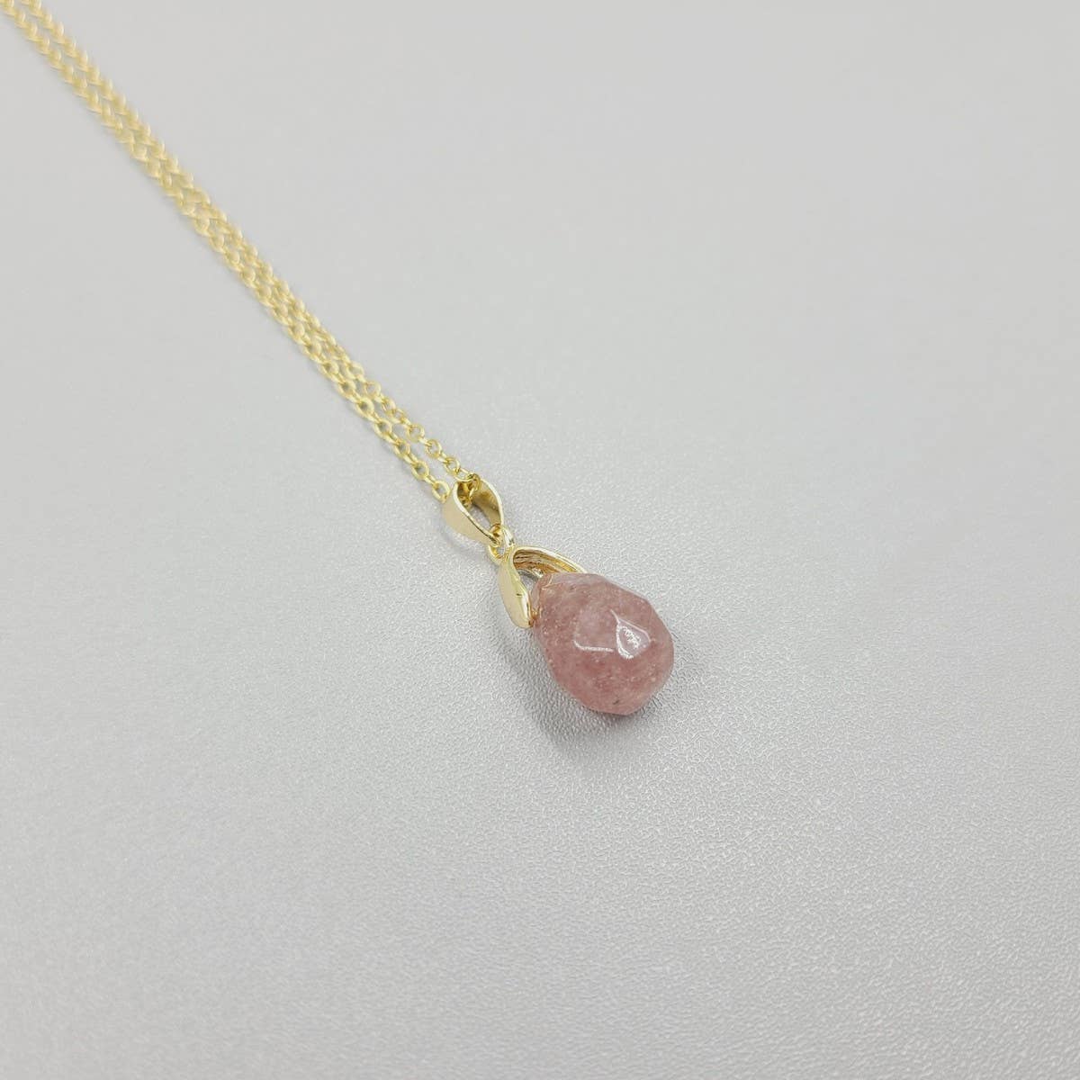 FASHIONABLE NATURAL STONE CRYSTAL PENDANT NECKLACE