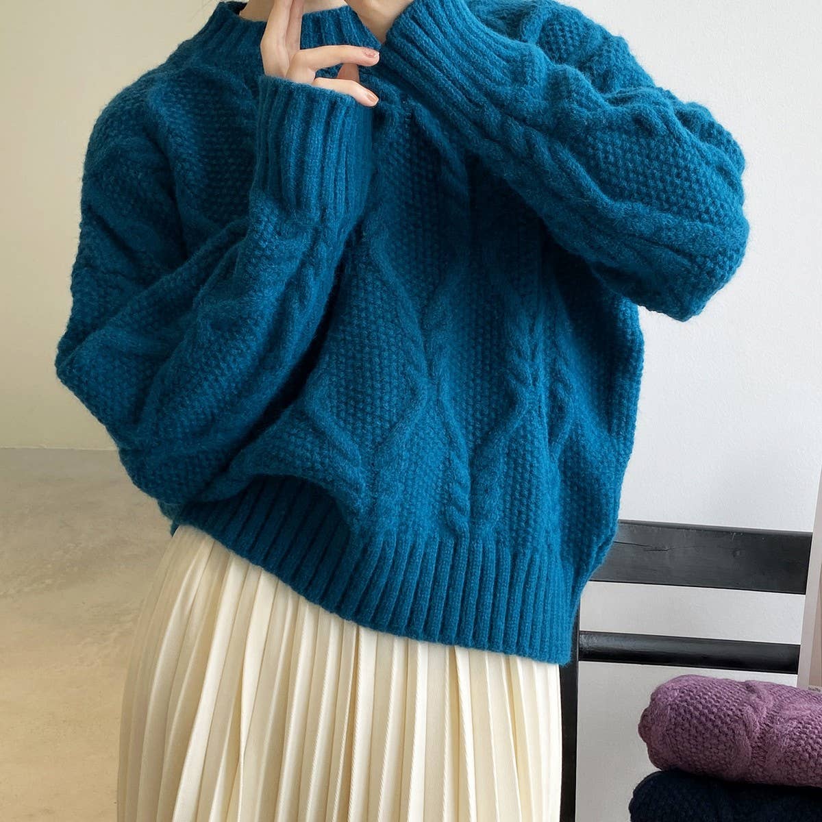 Twist loose solid color crew neck pullover sweater