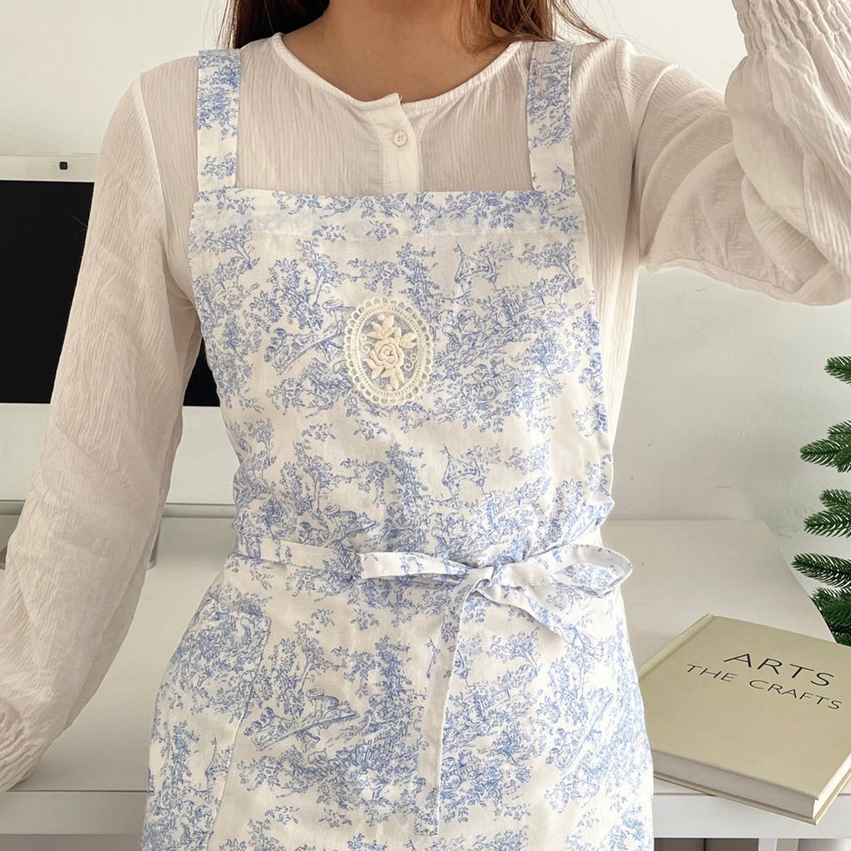 HOUSEHOLD WATERPROOF INK DRAWSTRING APRON