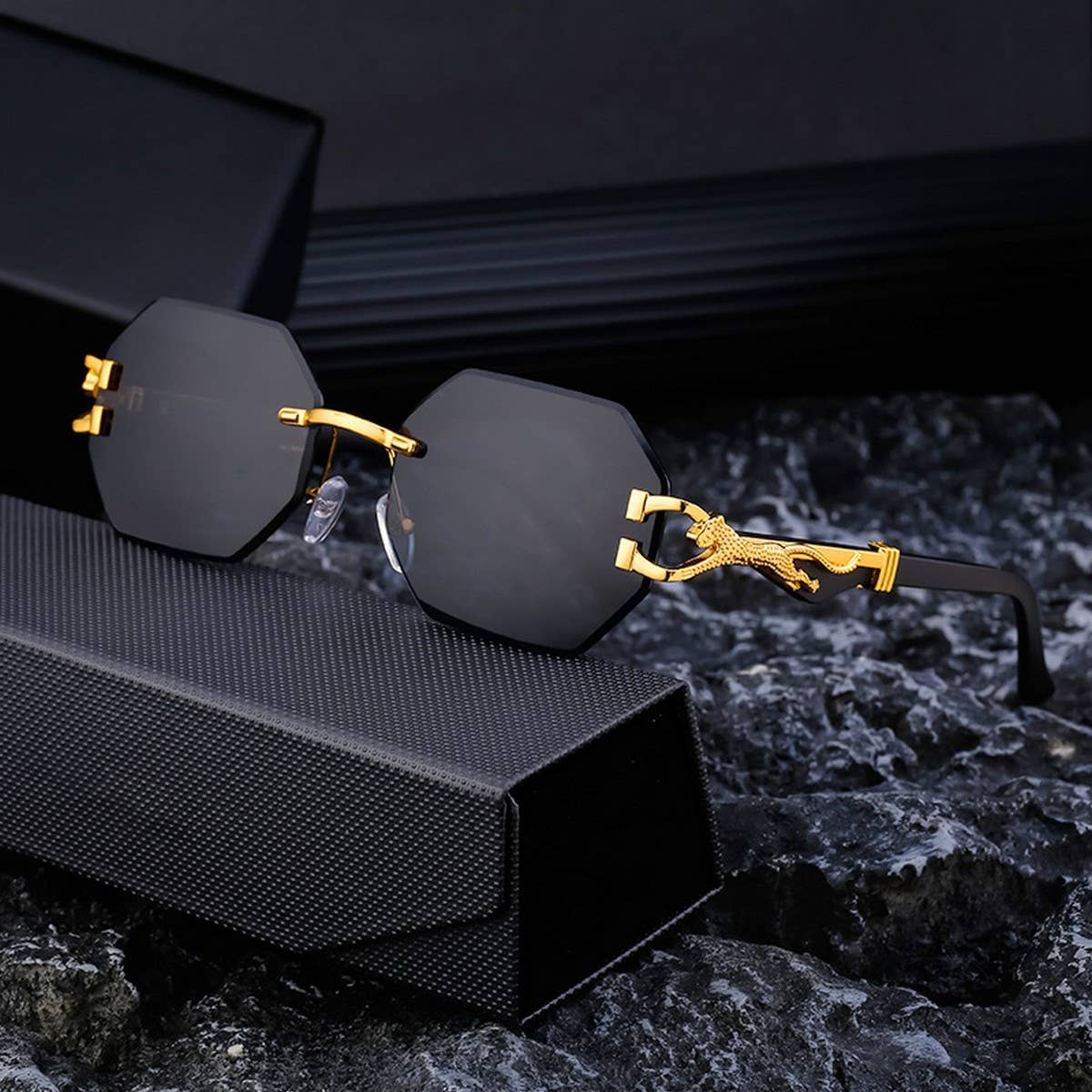 FAUX WOOD GRAIN LEOPARD TEMPLE SUNGLASSES