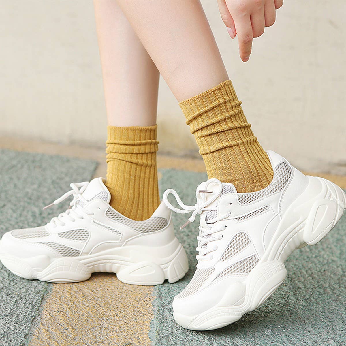 AUTUMN AND WINTER RETRO MID-CALF SOCKS_CWMS0986