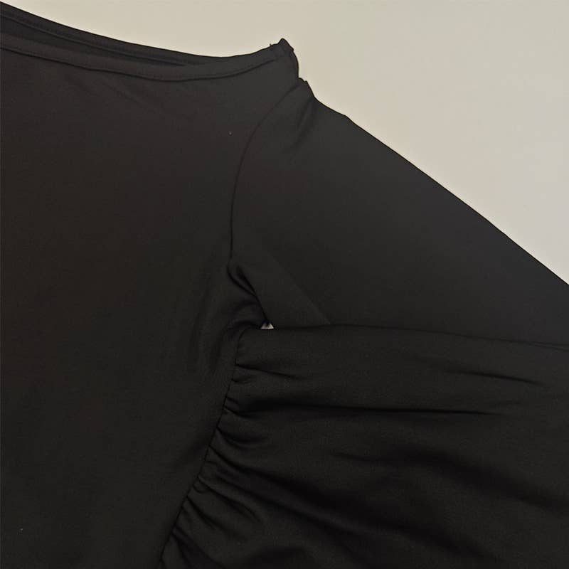 Solid color off-the-shoulder T-shirt