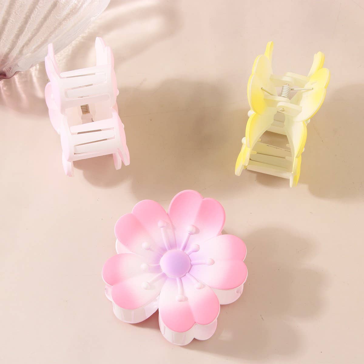 Flower Gradient Heart Petal Hair Claw Clips