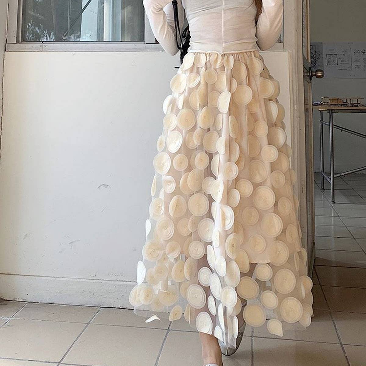 THREE-DIMENSIONAL FLORAL TULLE MESH SKIRT