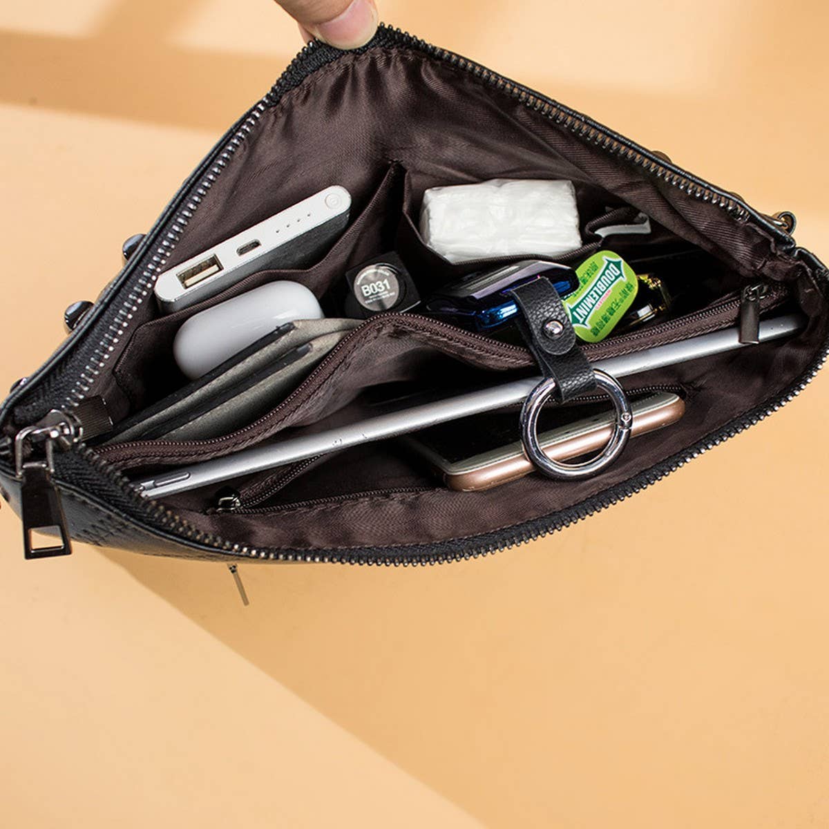 FASHIONABLE RIVET SKULL CROSSBODY BAG CARRYING BAG_CWAB1483