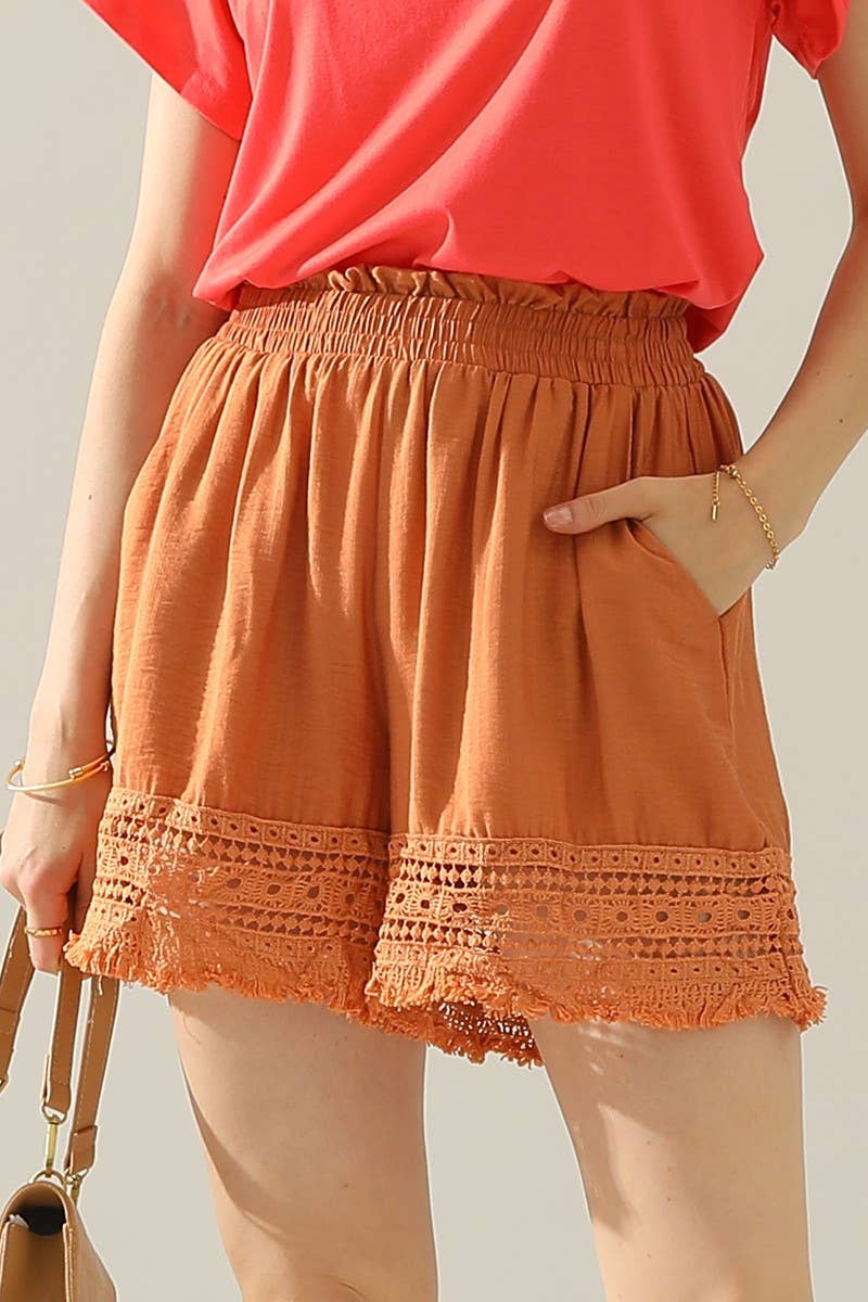 CWBSP0088-B_WIDE LACE SHORT PANTS