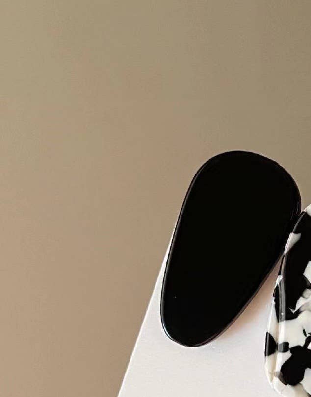 Simple cute acrylic melon seed-shaped hair clips