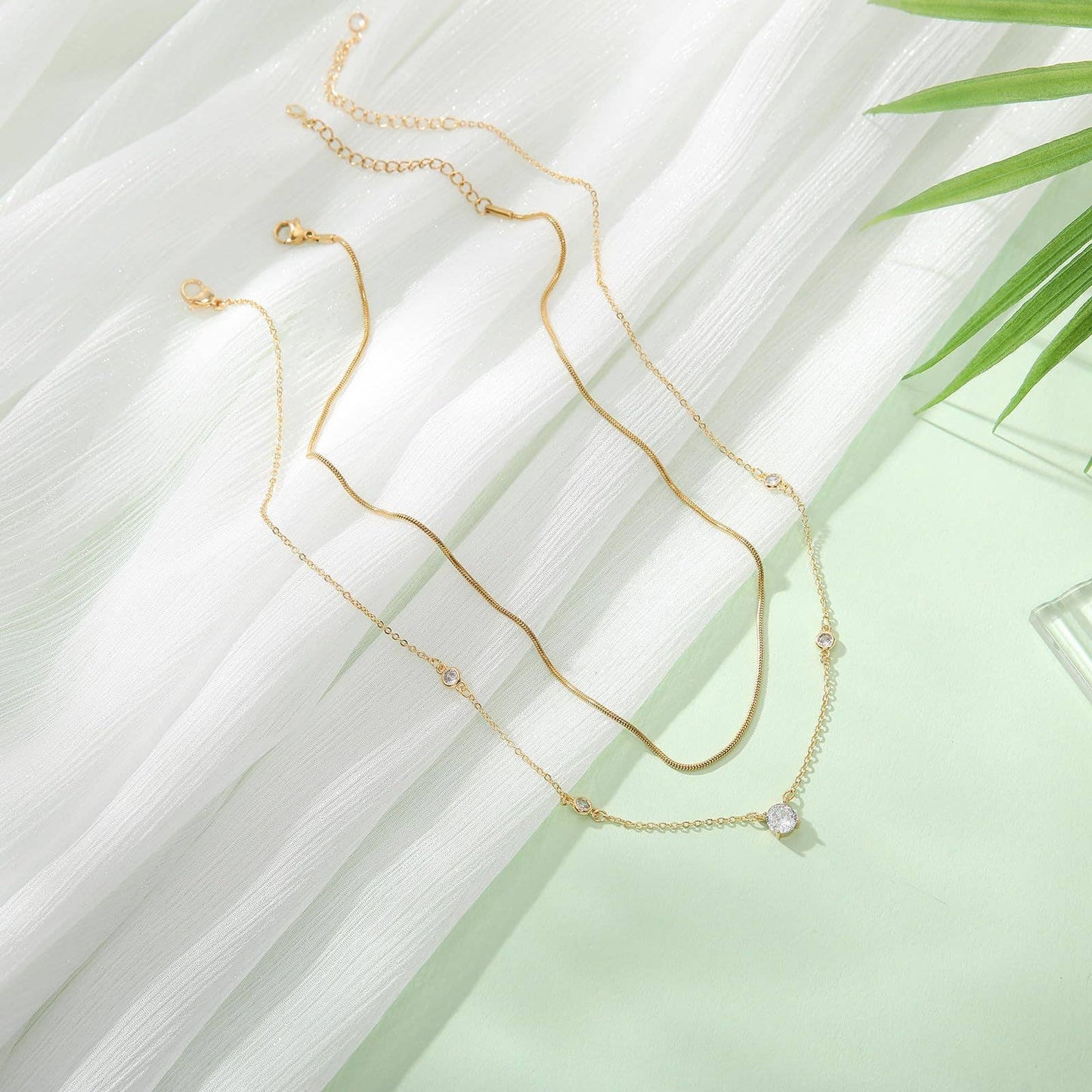 Round snake-bone zircon water drop necklace