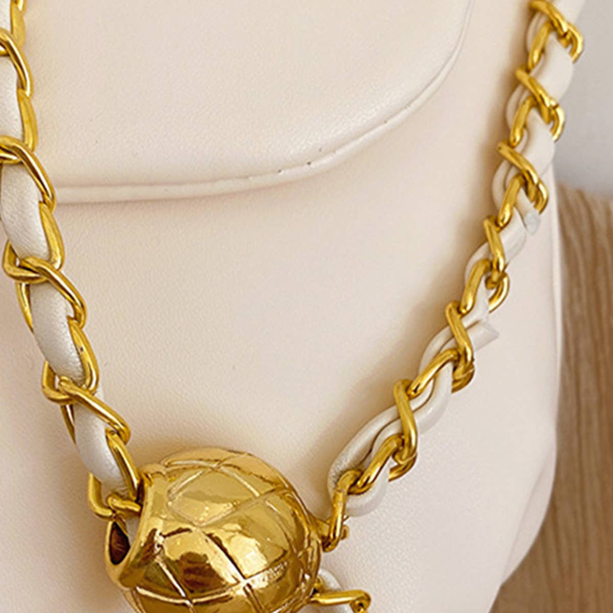 WOMEN CHAIN SMALL GOLD BALL SHOULDER BAG_CWAB1561