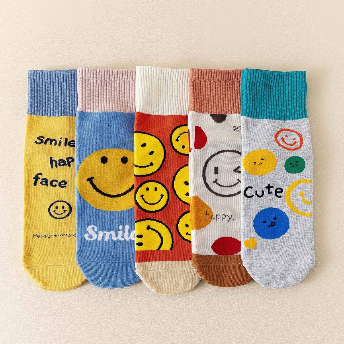 CARTOON BEAR CHECKERBOARD MIDDLE TUBE SOCKS_CWMS1389