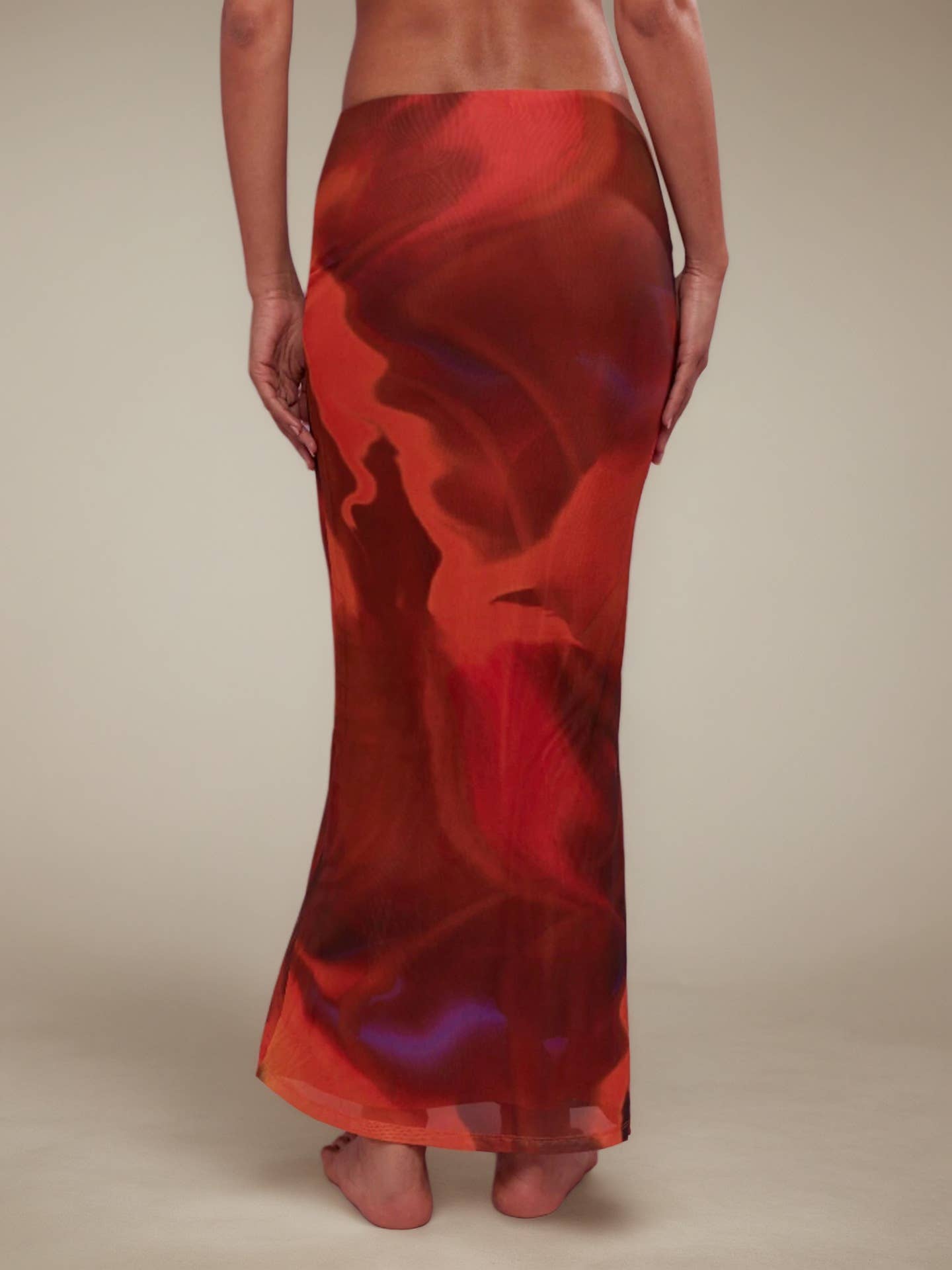 Retro printed, form-fitting, elegant skirt