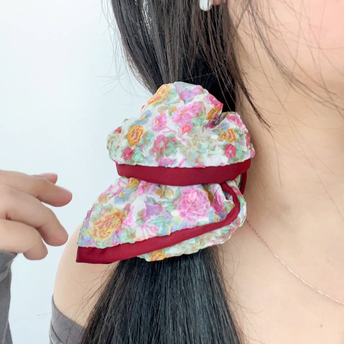 Floral fabric hair band with a unique retro style