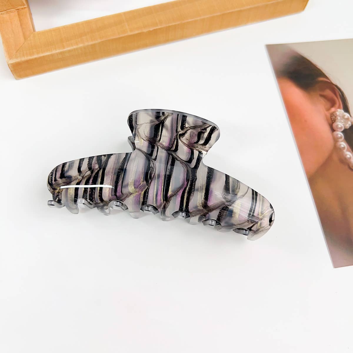 Simple geometric grab acrylic hair clip