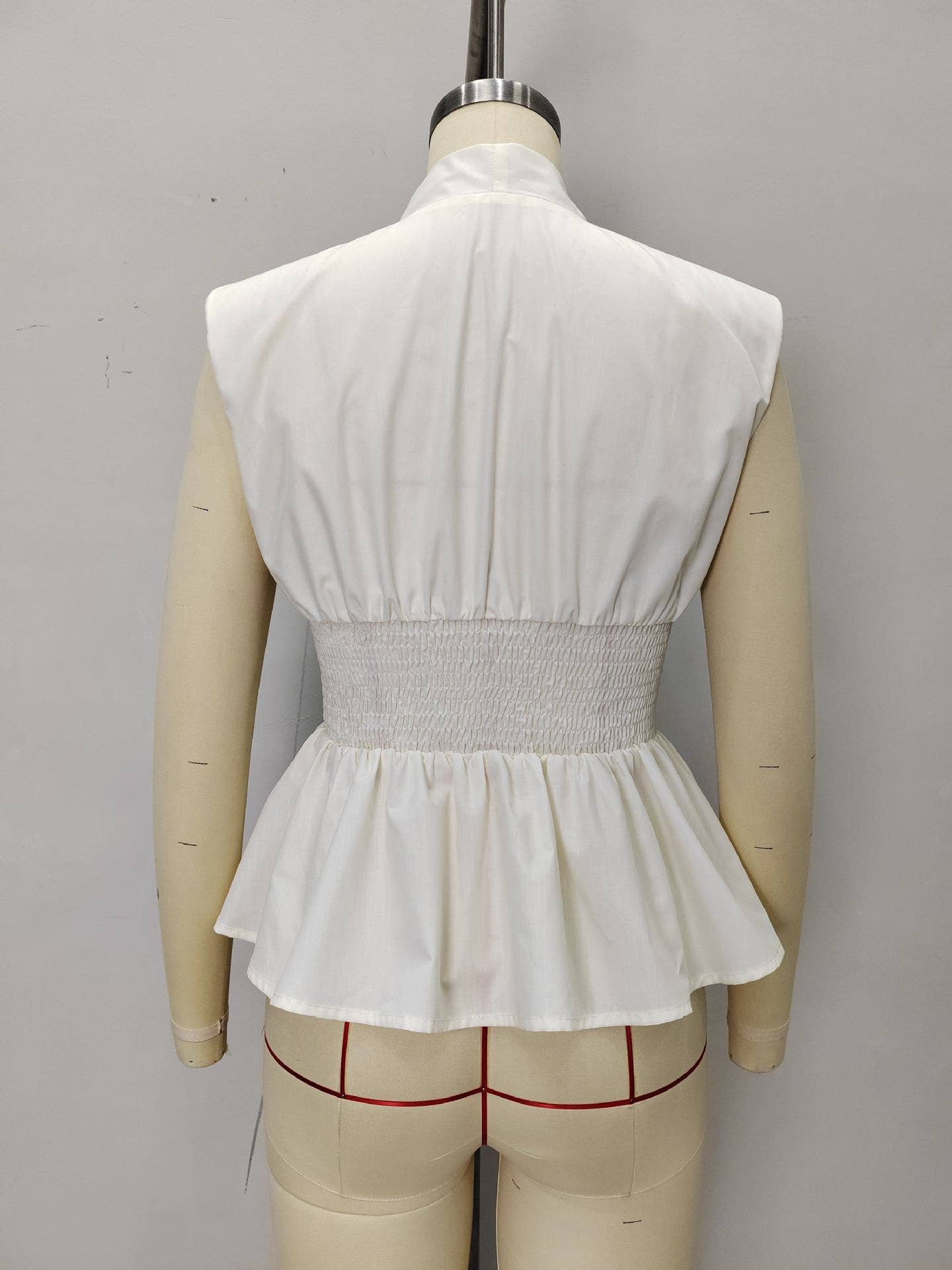 Sleeveless V-zipper pleated cinched-waist top