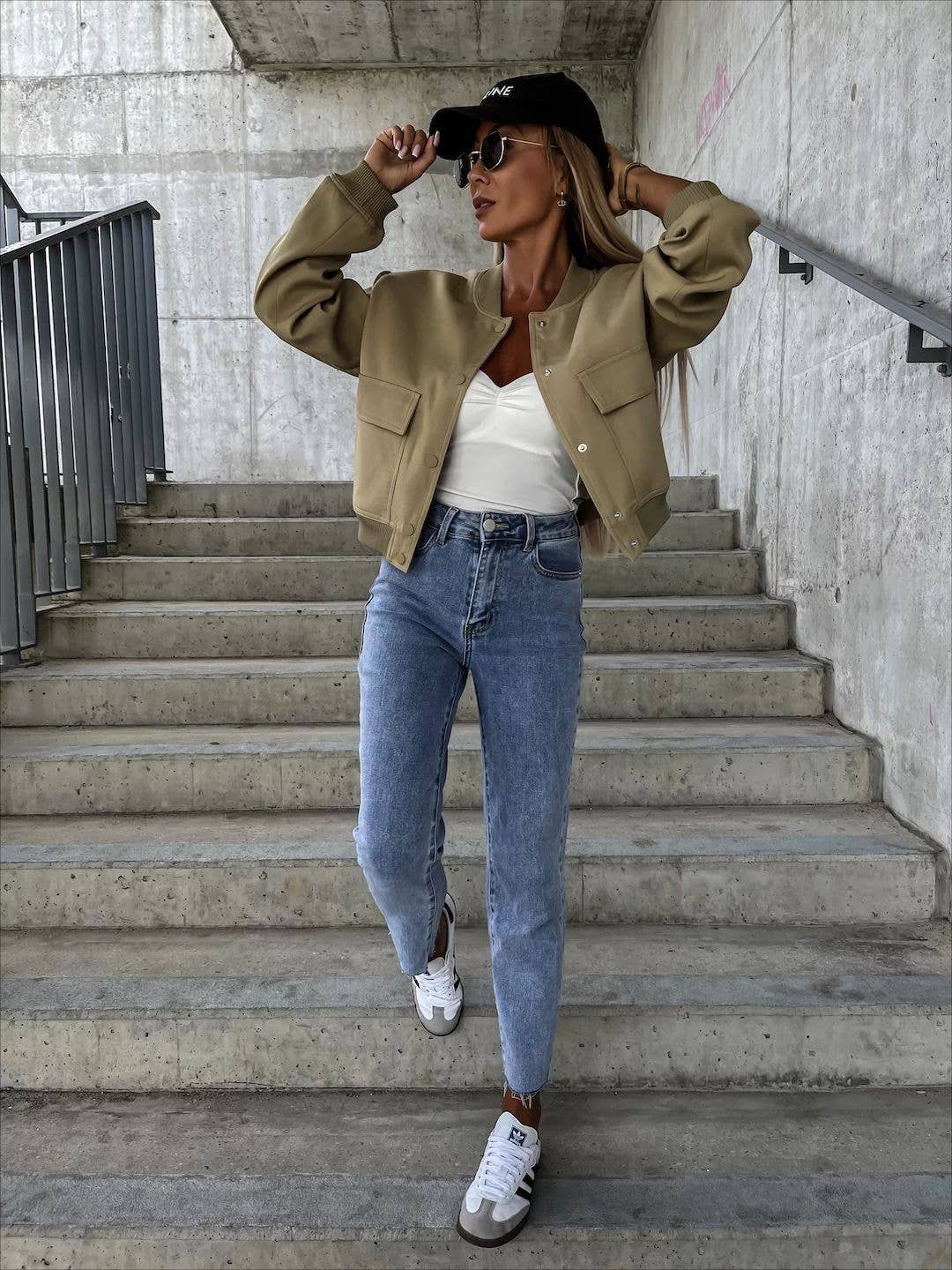 AUTUMN AND WINTER JACKET WITH STAND-UP COLLAR