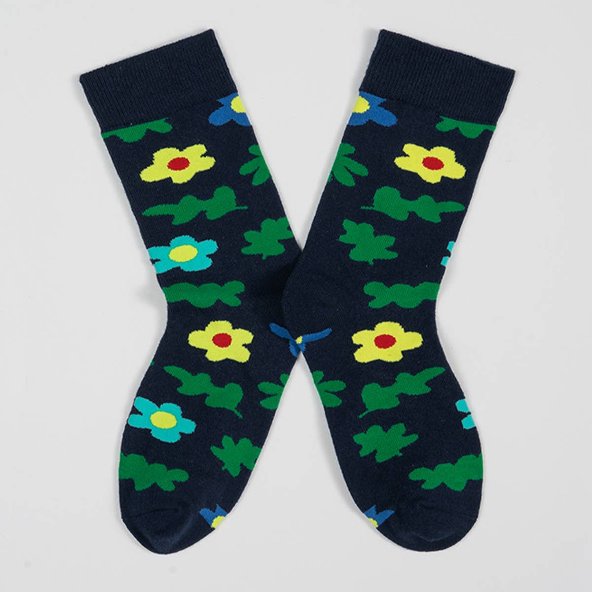 COLORFUL PATTERN COUPLE MID SOCKS