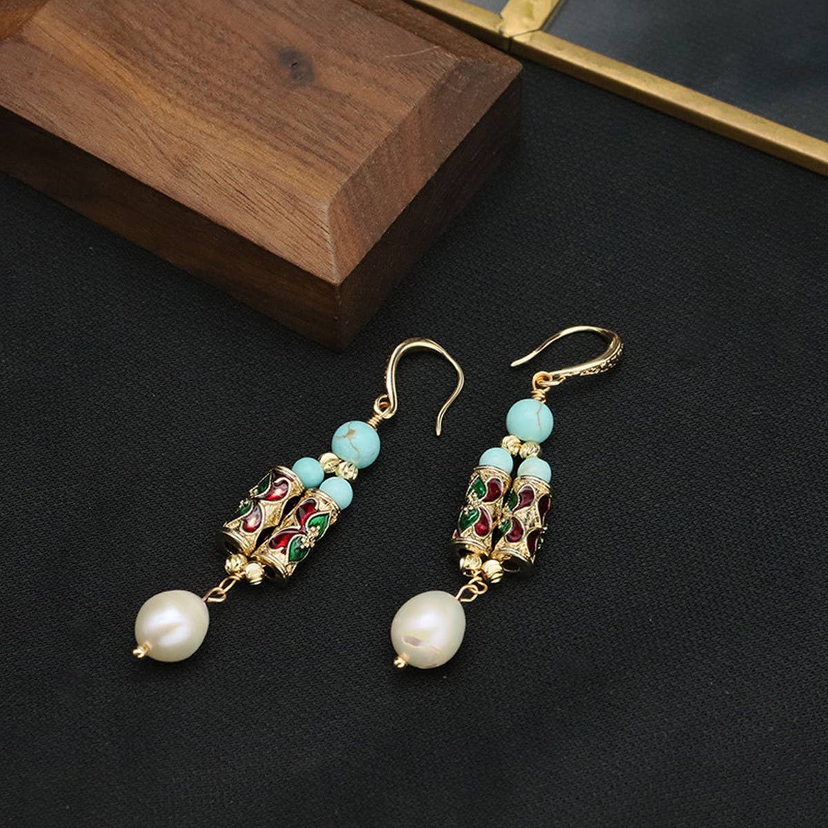 HIGH-END VINTAGE PEARL EARRINGS FOR WOMEN