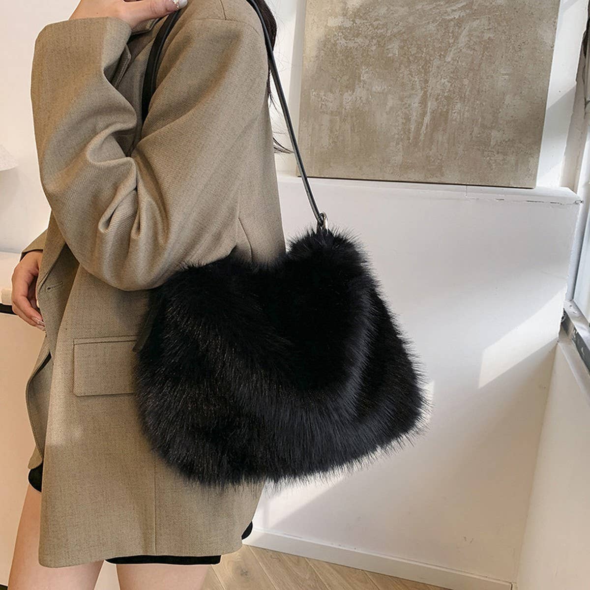 WINTER FAUX FOX FUR ONE SHOULDER FASHION PLUSH BAG_CWAB4009