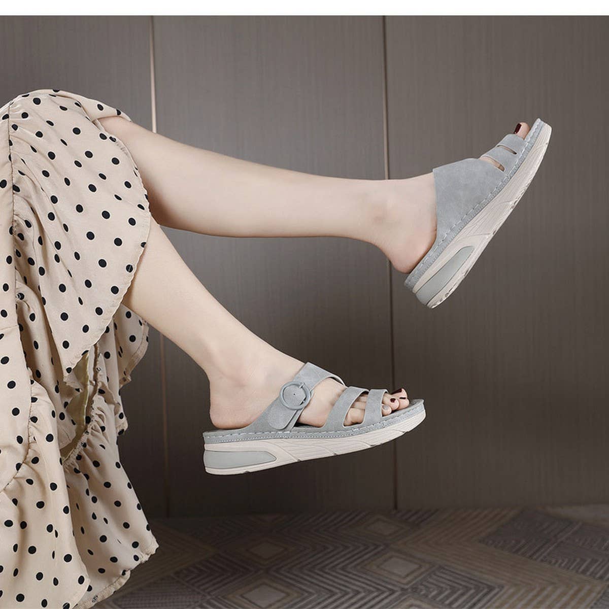 LEISURE SPORTS COMFORTABLE THICK SOLE SANDALS