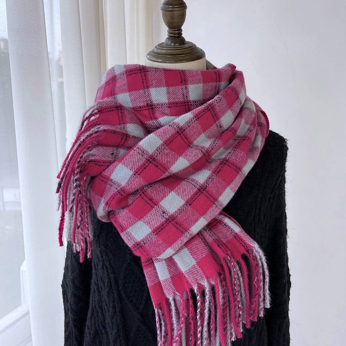 Plaid Tassel Scarf for Women - Retro Winter Warmth_CWASC1454