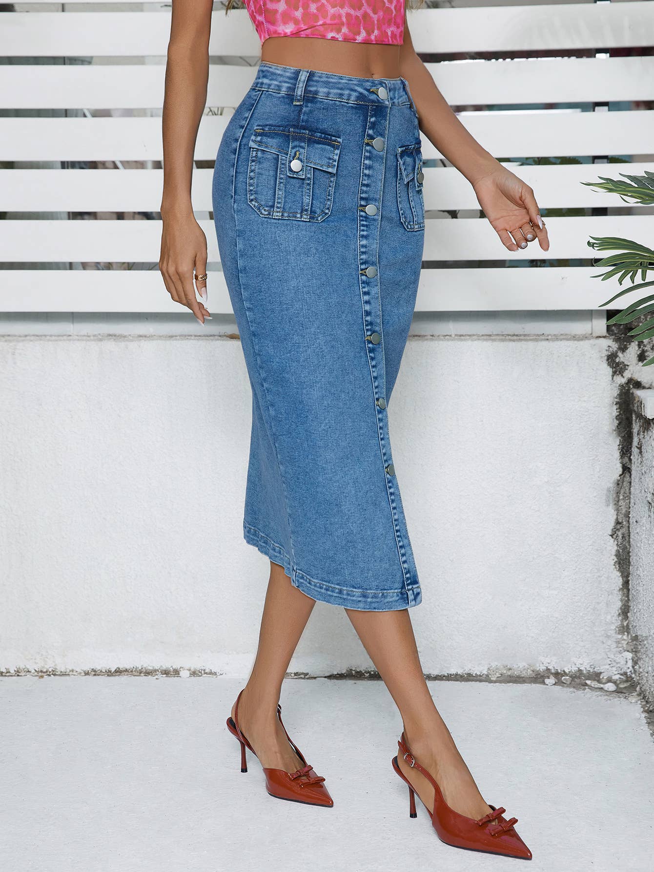 Mid-length button-down denim body-hugging skirt