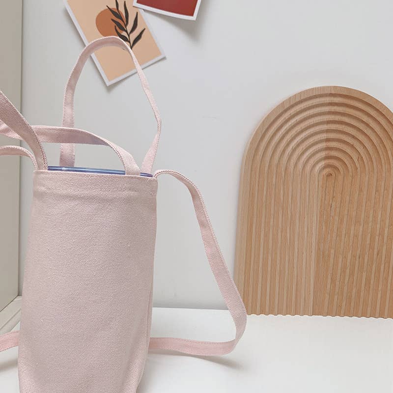 Portable and portable slanting water cup bag