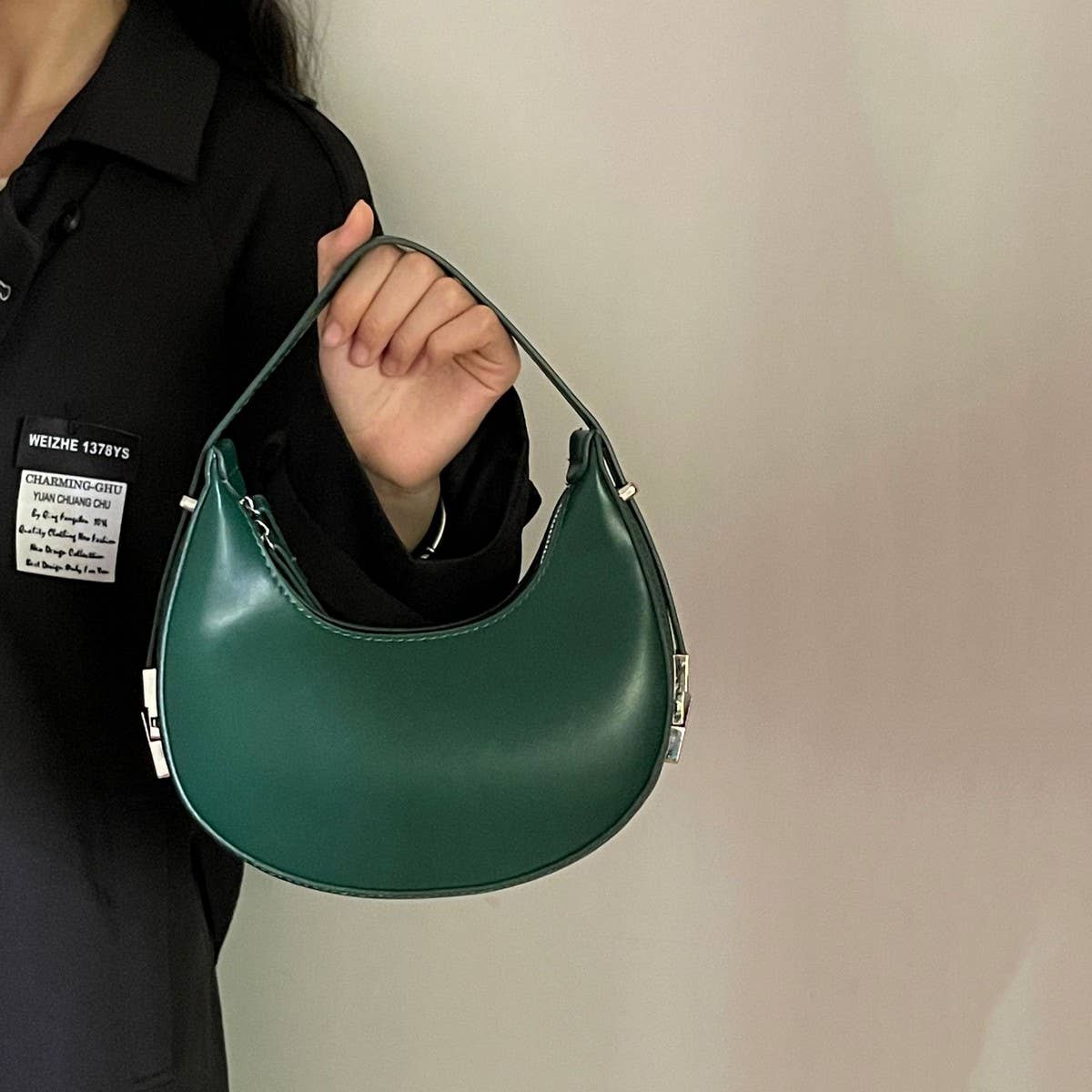 CWAB4834_NEW VERSATILE CRESCENT-SHAPED UNDERARM BAG