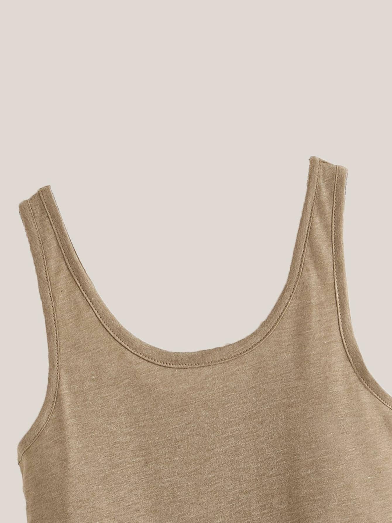 Sleeveless base slim-fit short tank top