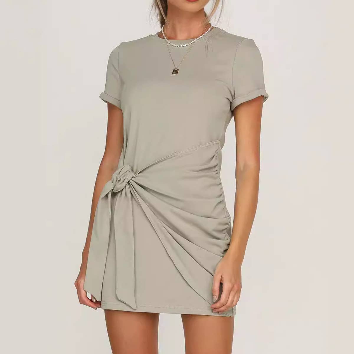 Solid-color pleated lace-up dress at the waist