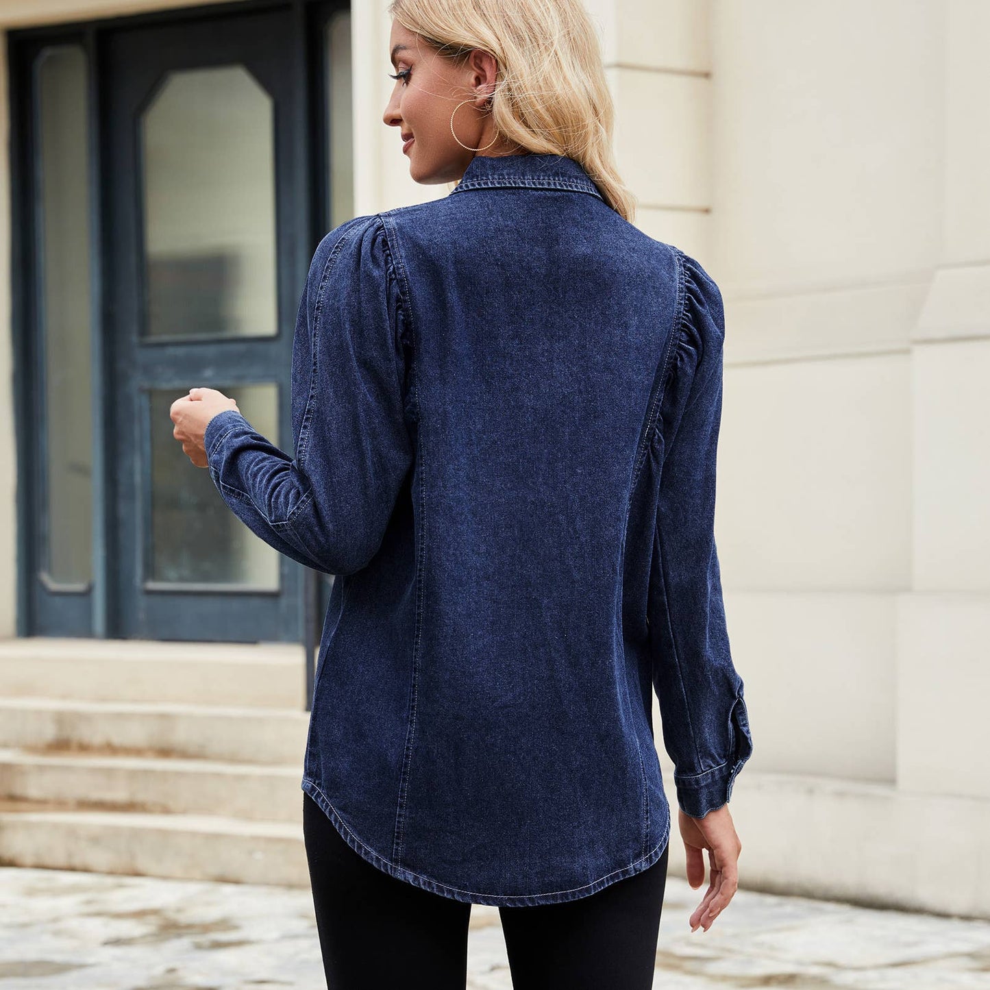 Washed shoulder-shrugging denim long sleeve shirt