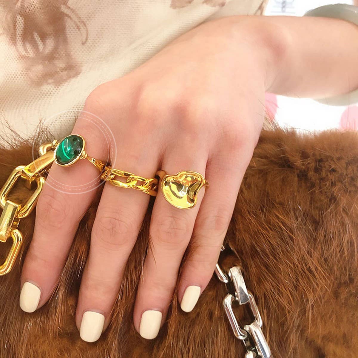 NEW FASHION RING WITH GREEN GEMSTONE