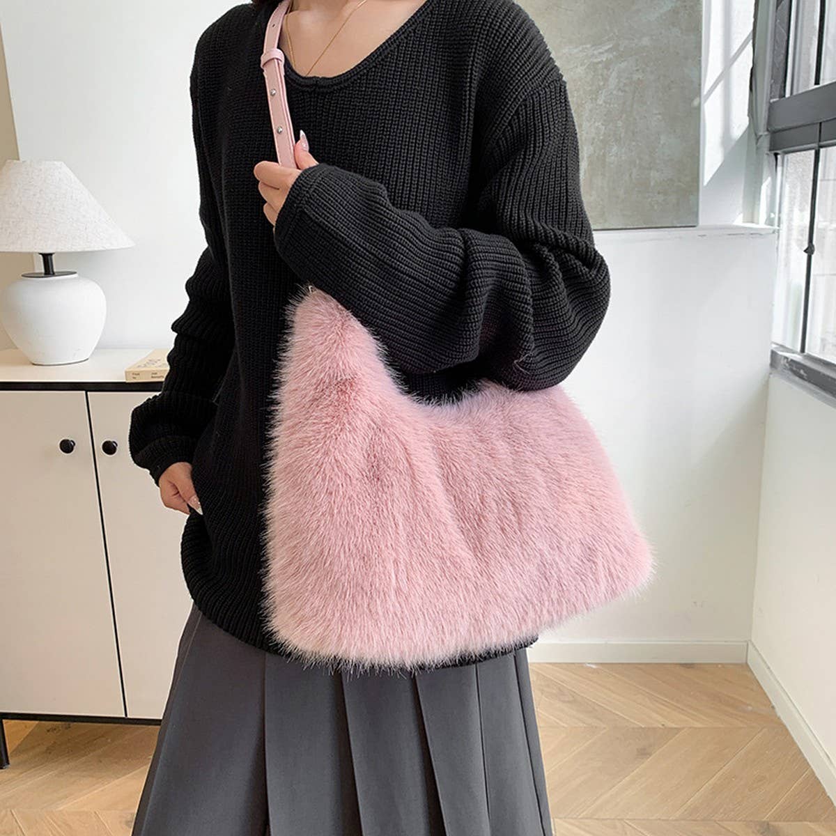 WINTER FAUX FOX FUR PLUSH SHOULDER CROSSBODY BAG_CWAB3978
