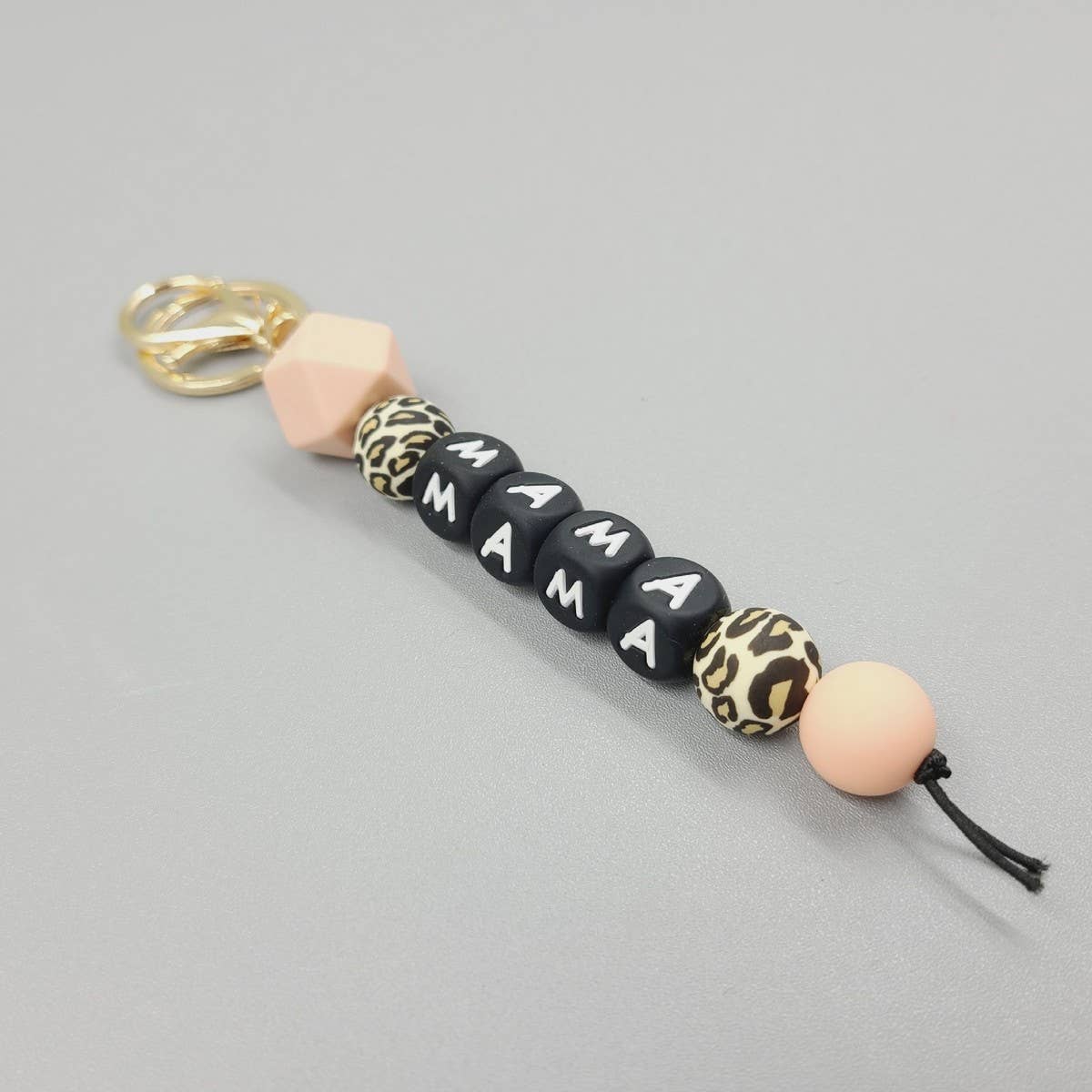 MAMA LETTER SILICONE BEAD KEYCHAIN