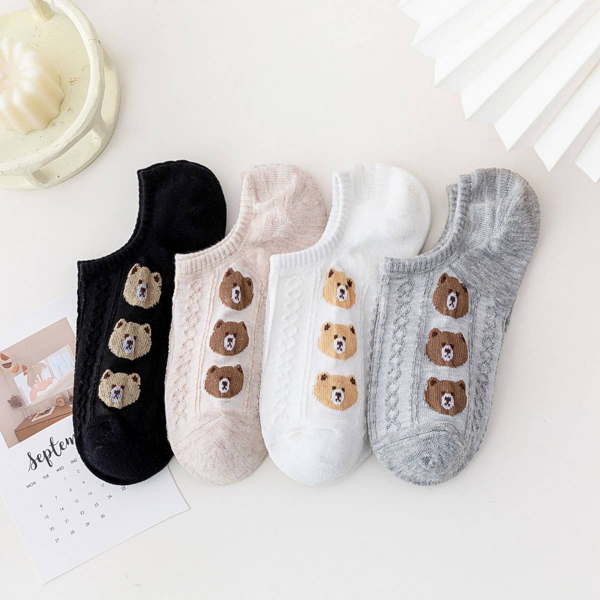 CARTOON BEAR SILICONE ANTI-SLIP BOAT SOCKS_CWMS2023