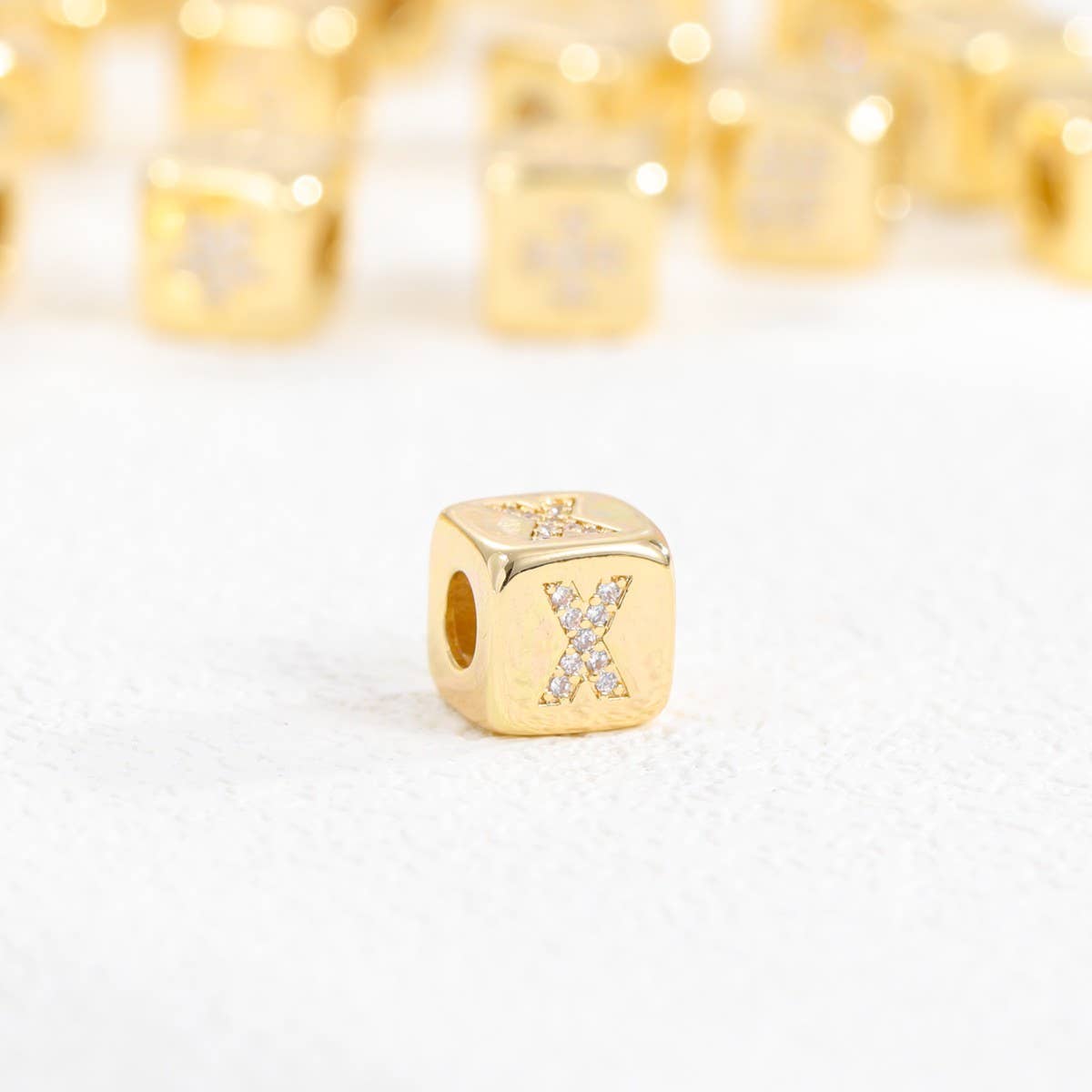 18K Gold-Plated Zirconia Dice Pendant Necklace_CWMM5876