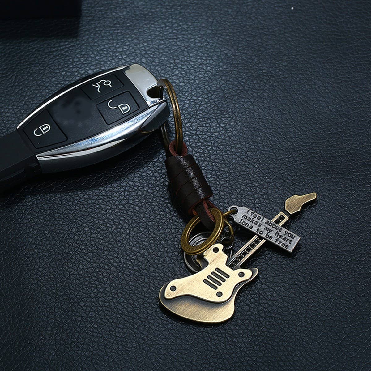 SIMPLE RETRO CREATIVE ALLOY GUITAR KEYCHAIN_CWMM4768