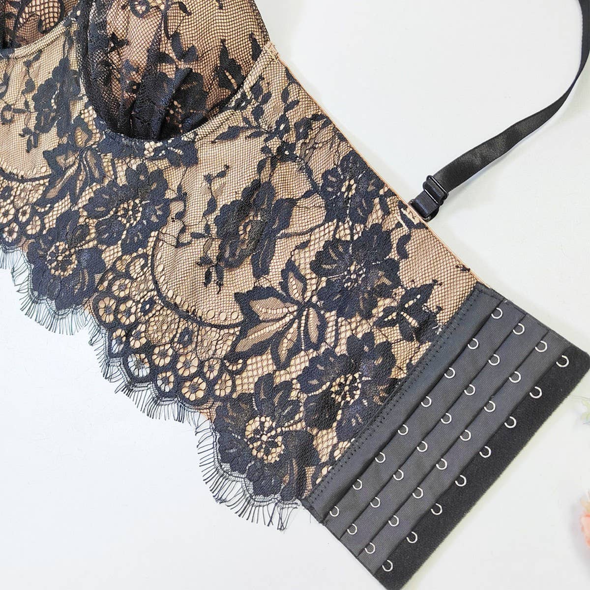 FASHIONABLE PADDED LACE HERRINGBONE BRA