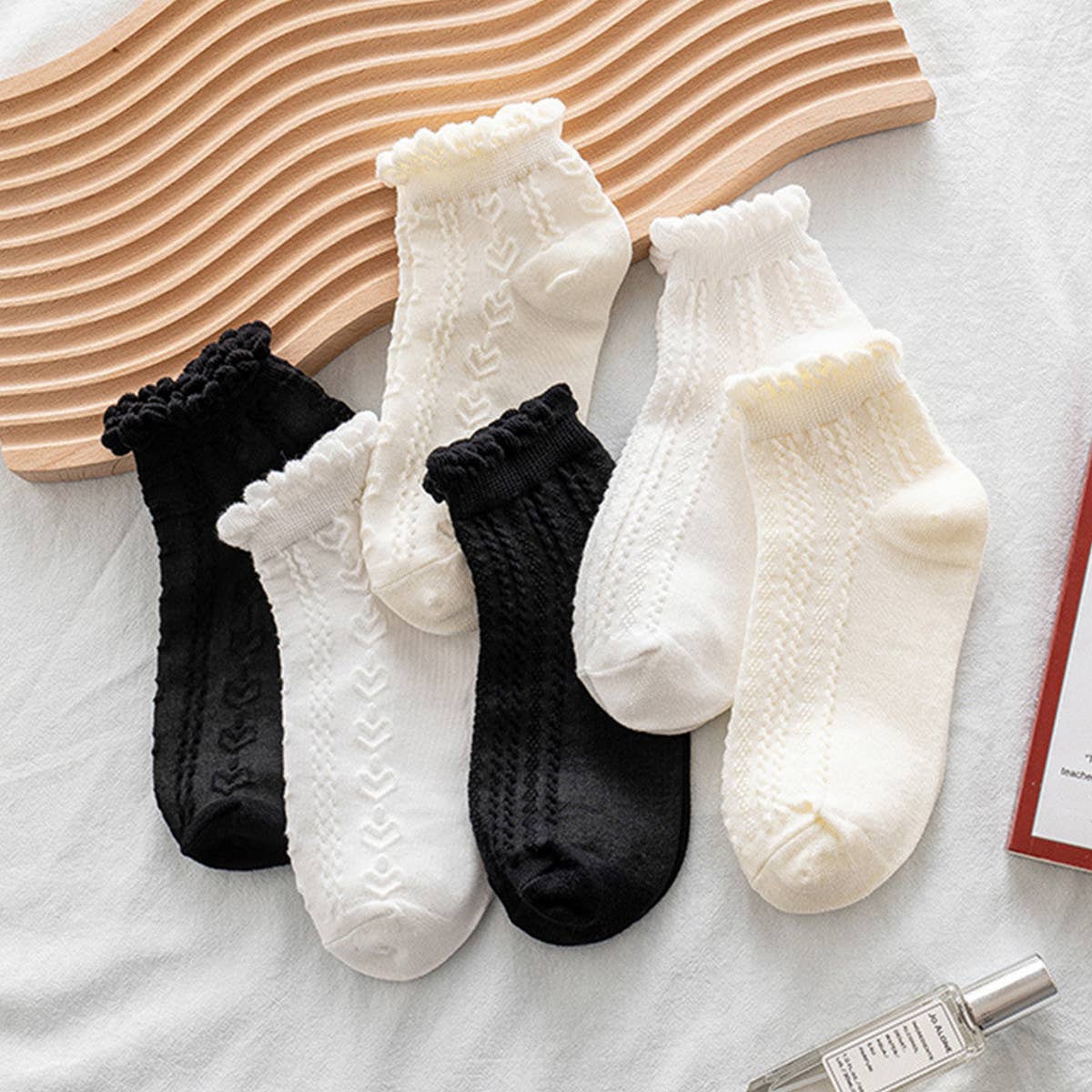 WOMEN SIMPLE COTTON SOCKS