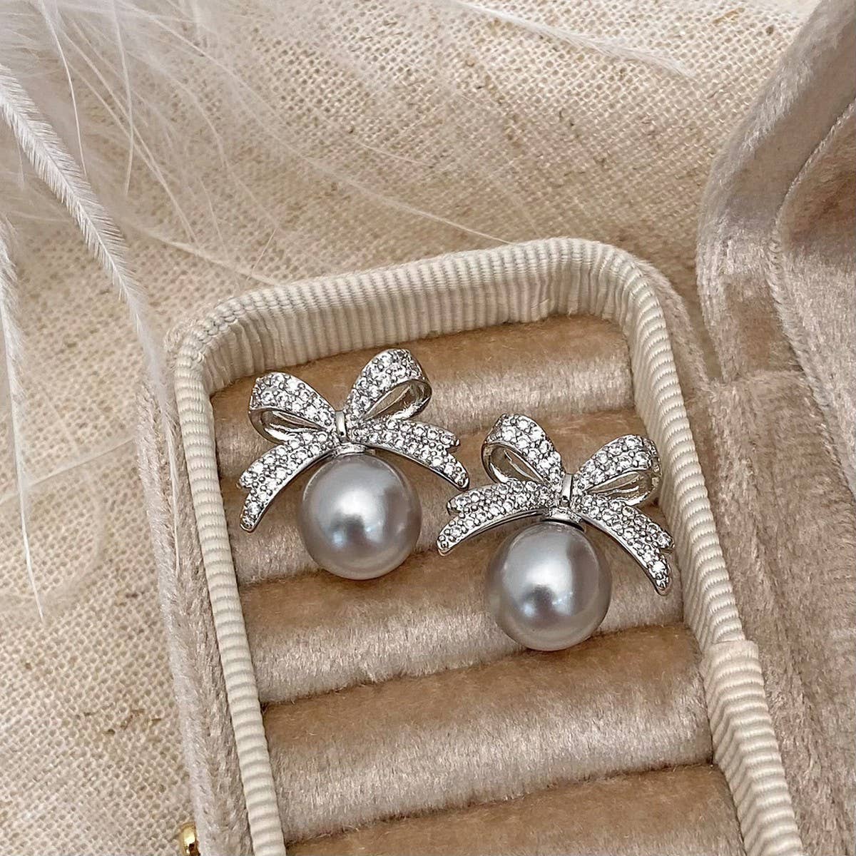 WOMEN'S VINTAGE FULL DIAMOND BOW PEARL EARRINGS