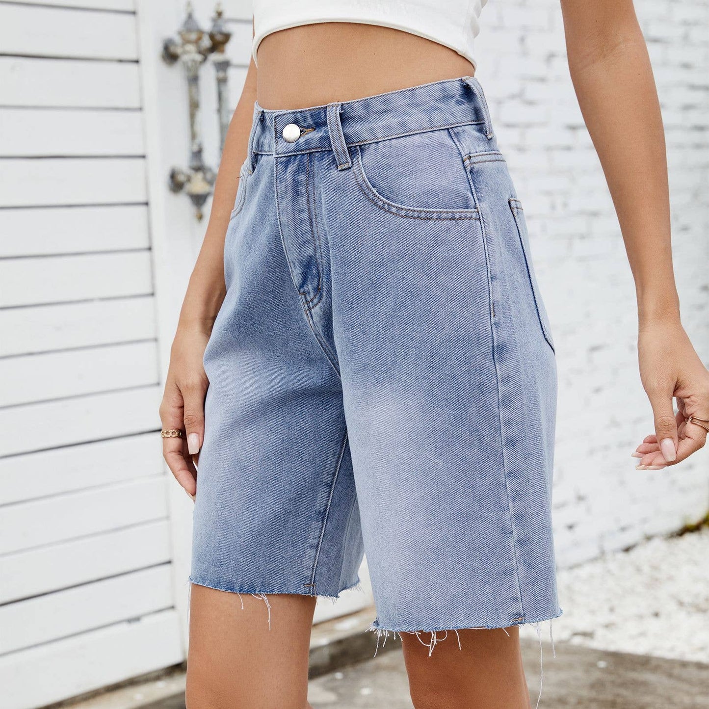 Washed straight leg casual edging denim shorts