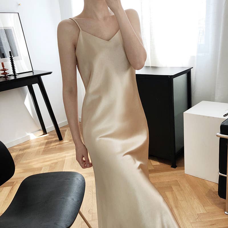 SATIN DROP HAUTE COUTURE HALTER DRESS