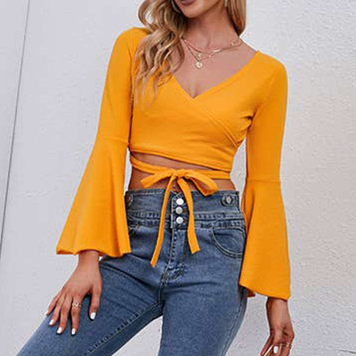 V-neck T-shirt with flared sleeves and midriff