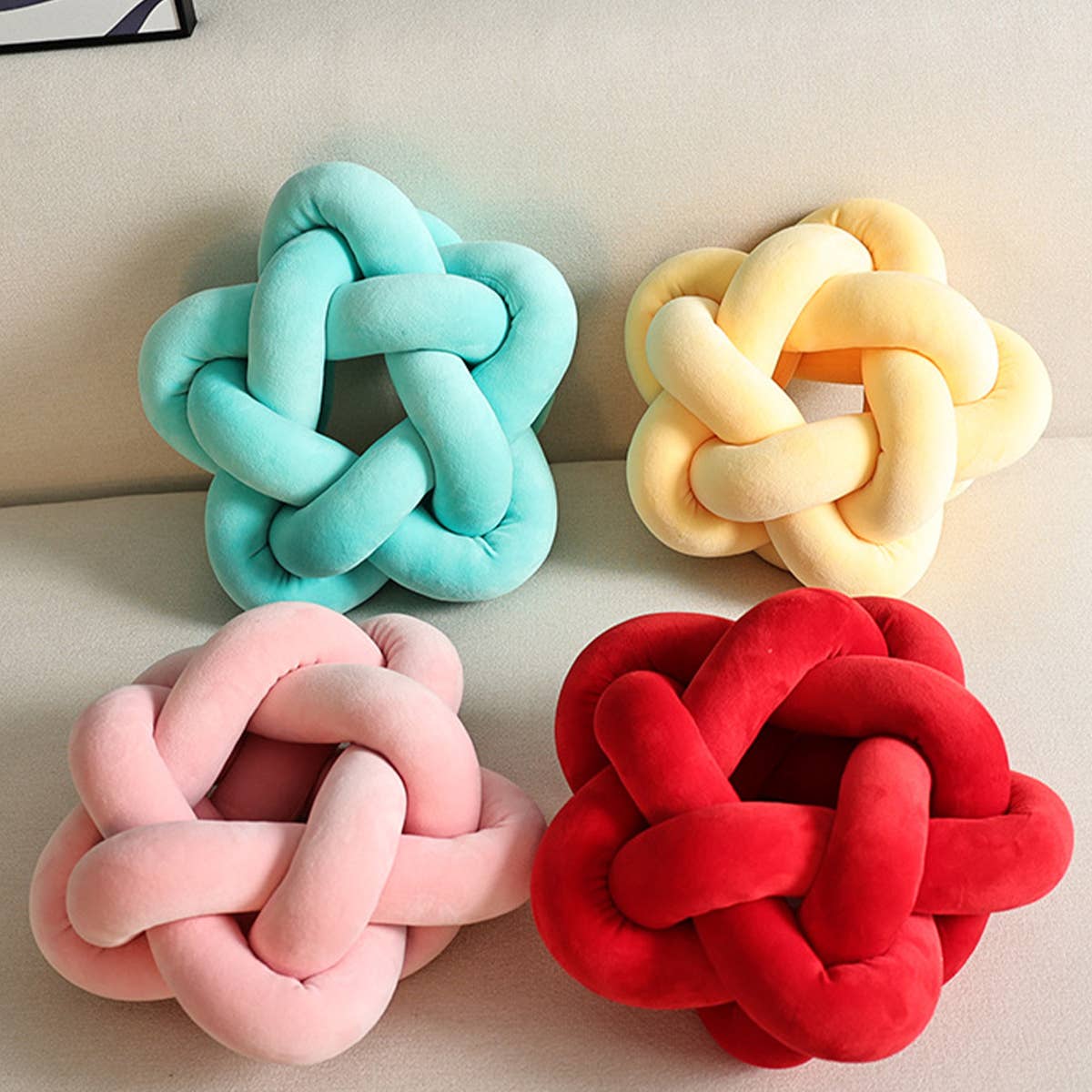 STAR SHAPED KNOTTED PILLOW AND CUSHIONS_CWMM0854