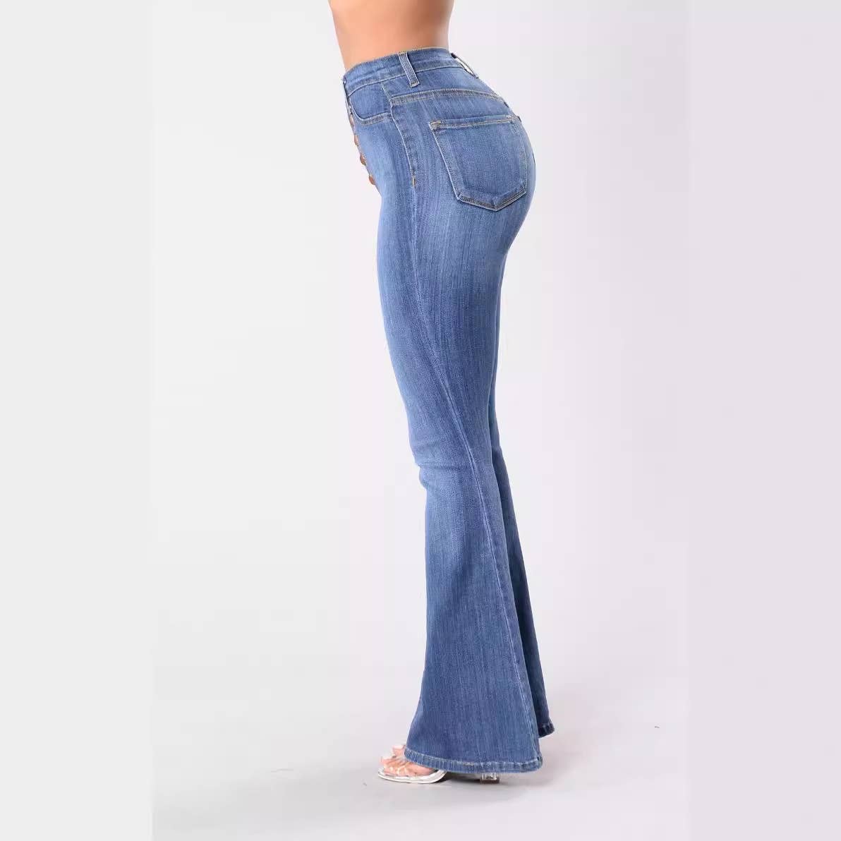 Fitting high-waisted,curvaceous flared jeans