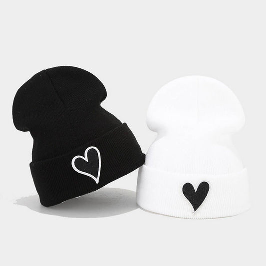 FASHIONABLE WARM KNITTED HAT WITH HEART STICKERS_CWAH2121