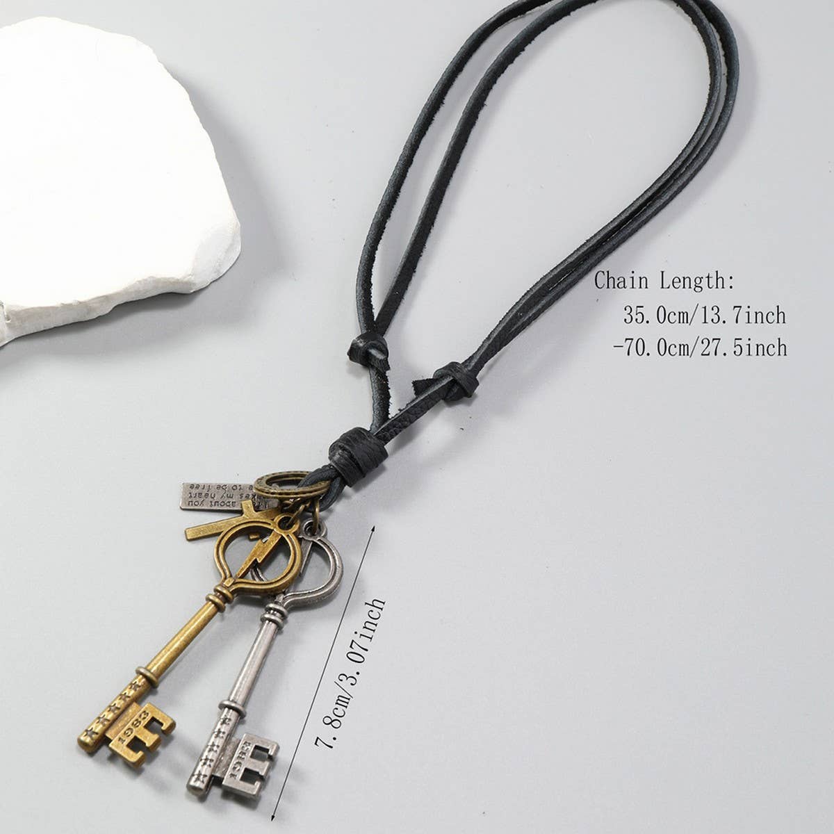 CREATIVE DOUBLE KEY PENDANT COWHIDE NECKLACE