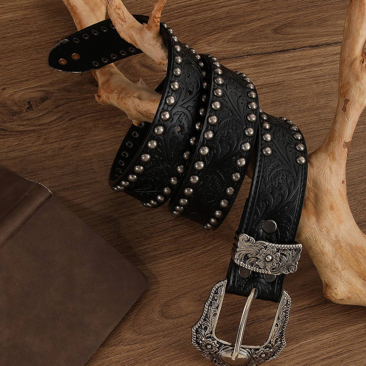 METAL VINTAGE DISTRESSED RIVET EMBOSSED BELT