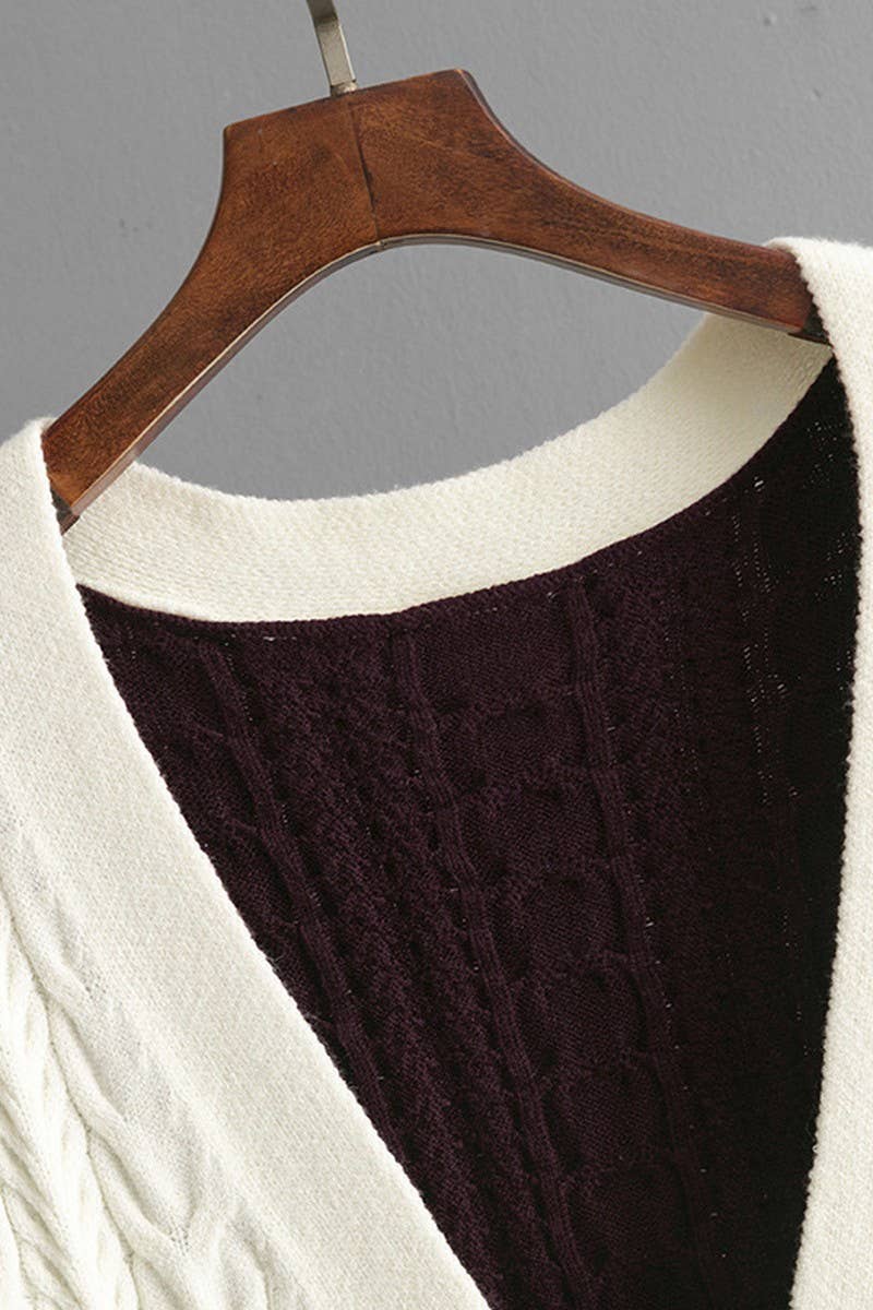 CWOCAL00678_LOOSE COLORBLOCK CABLE V NECK KNIT CARDIGAN
