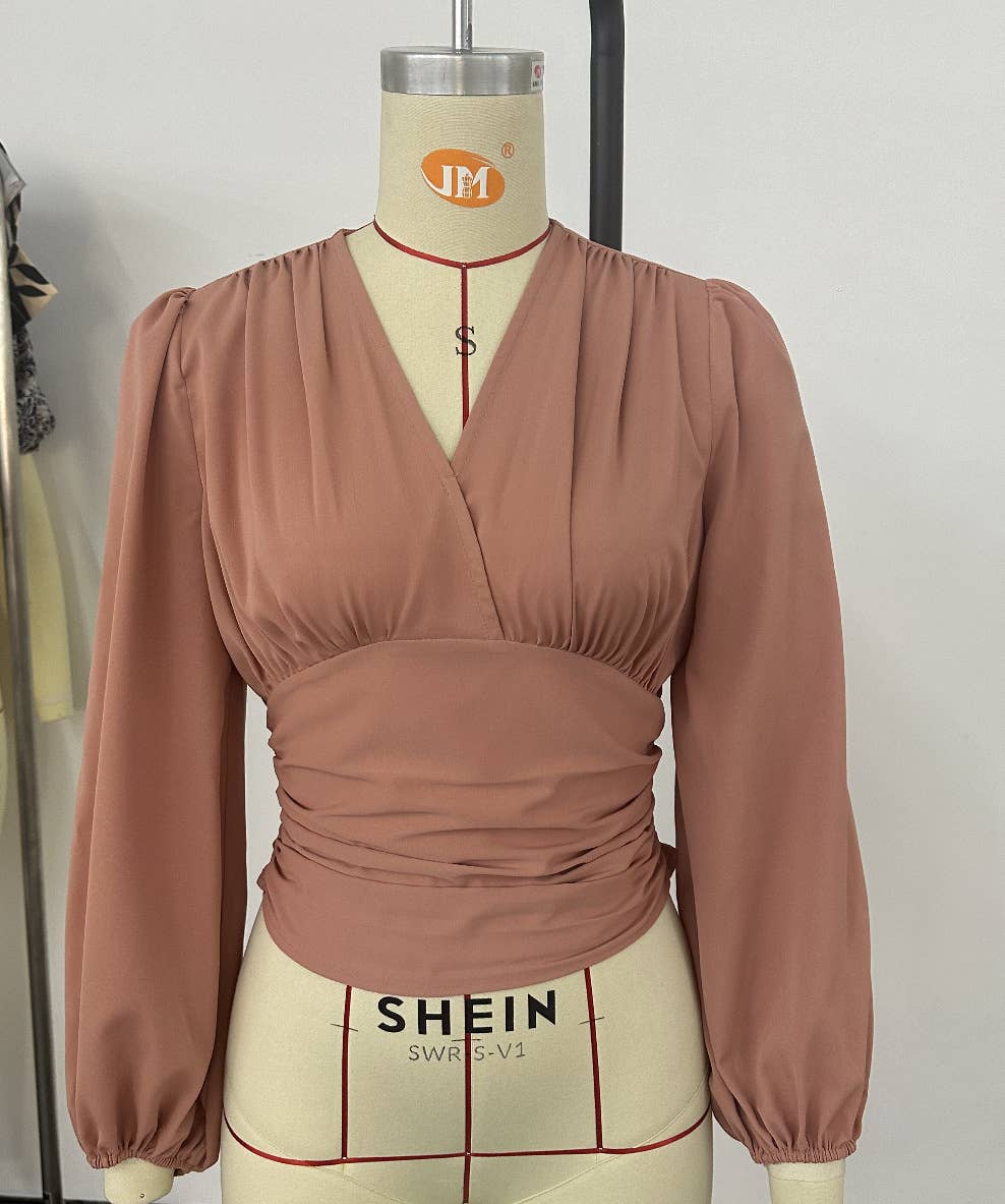 Tucked back V-neck solid color crepe T-shirt