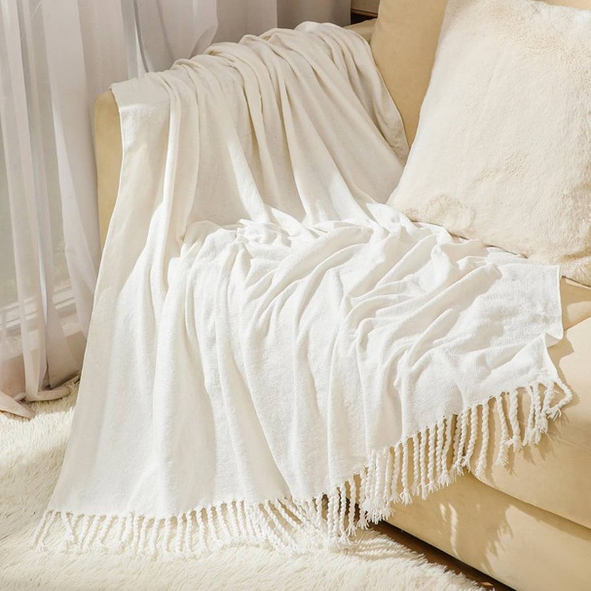 FRINGED SOFT AND WARM KNITTED BLANKET